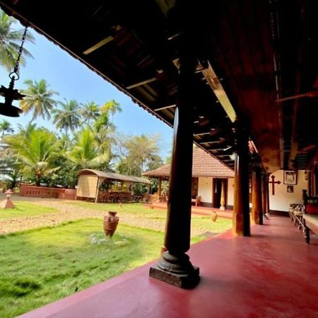 Emerald Isle Alappuzha Exterior photo