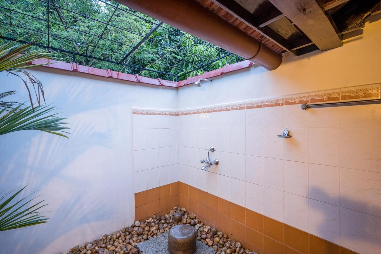 Emerald Isle Alappuzha Exterior photo